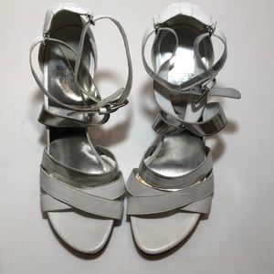 Stuart Weizman Heels, New sz 9.5